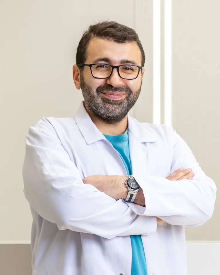 Dr. Ahmet Murat, hair transplant surgeon and cardiologist at Hermest Hair Clinic