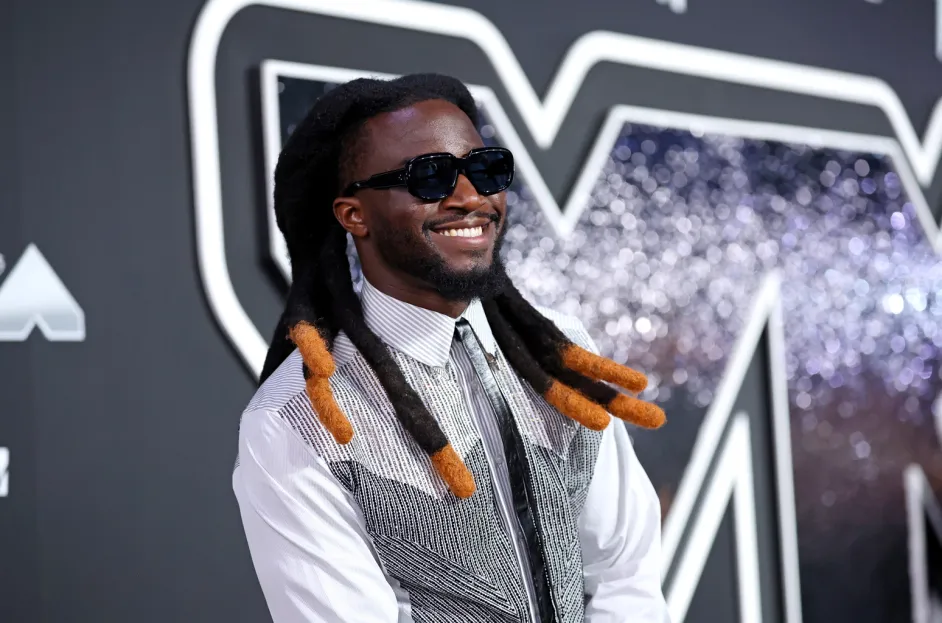 Shaboozey Hair: Style, Biography & Music Career Insights 1 Shaboozey hair