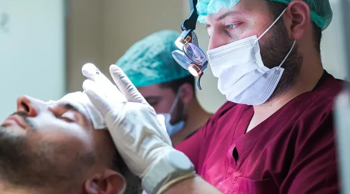 DHI Saç Ekimi 12 dhi sac ekimi yogun dikkatle greft yerlestirme