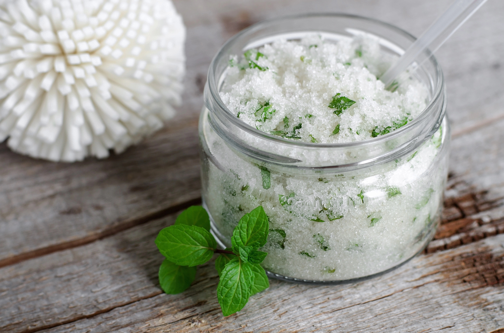 Peppermint Oil for Hair: Benefits, Hair Growth Claims & Side Effects 2 What Does Peppermint Oil Do for Your Hair?