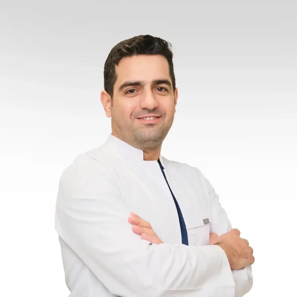 Dr. Nesim Tüğen, Directeur Médical de la Clinique Capillaire Hermest