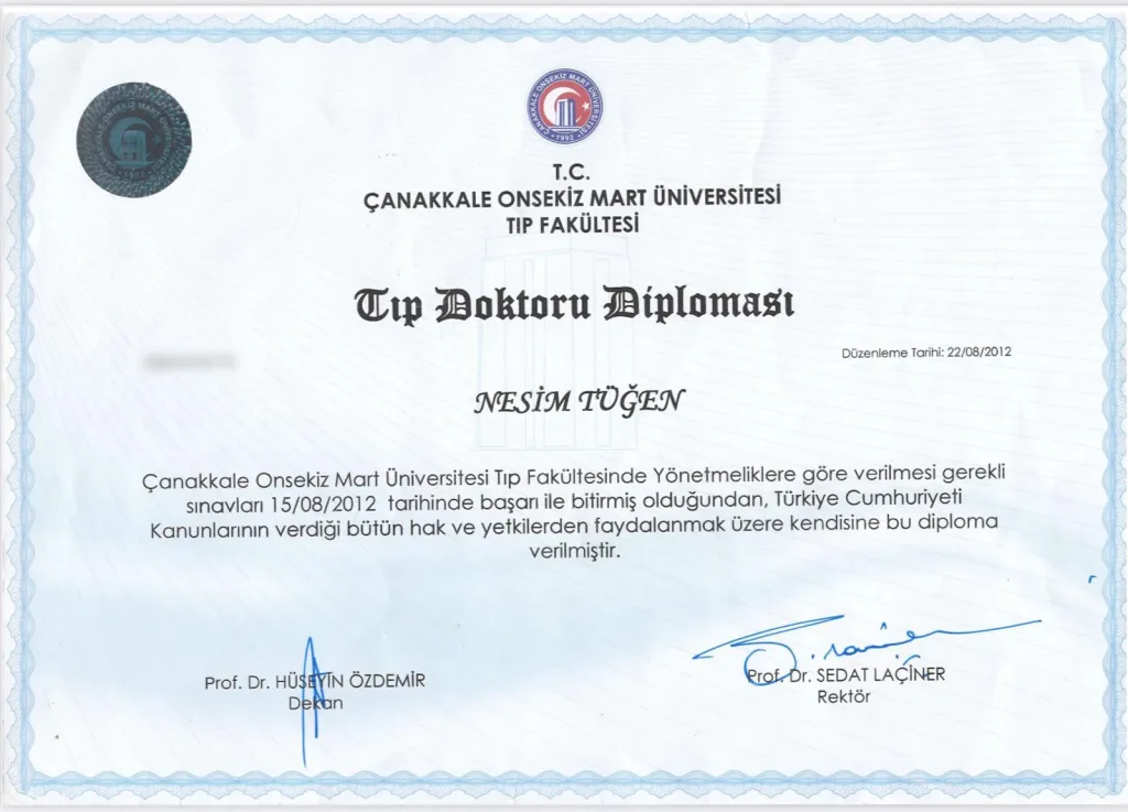 Arztdiplom von Dr. Nesim Tüğen der Medizinischen Fakultät der Universität Çanakkale Onsekiz Mart vom 22. August 2012